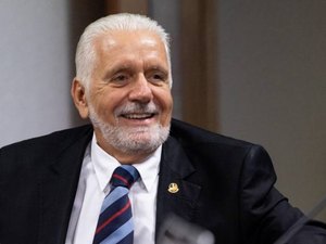 Imóvel de luxo, ingressos para show e viagens: entenda por que Jaques Wagner é alvo da PF
