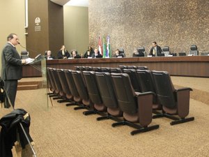 Almagis leva atitude de militares que teriam ironizado ação da Justiça ao STF