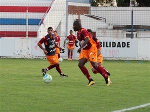 Lúcio Maranhão é apresentado no Fortaleza e diz: 'Venho para fazer muitos gols'