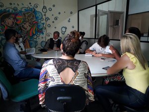 Comissão do Osman Loureiro é recebida pela presidenta da FMAC