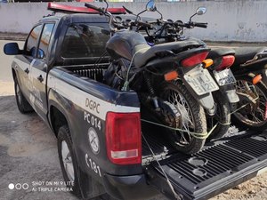 Servidores do DER são presos suspeitos de vender veículos apreendidos 