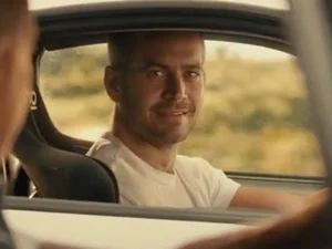 Paul Walker recebe homenagens de fãs 7 anos após sua morte
