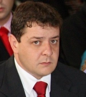 Polícia Federal vasculha escritório do filho de Lula