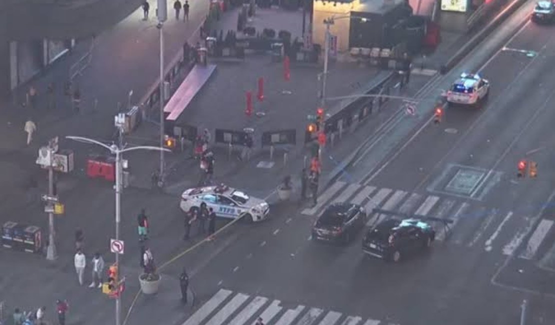 Tiroteio na Times Square deixa três feridos em NYC