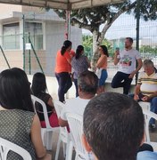 Trabalhadores da educação de Arapiraca realizam ato público no Centro Administrativo