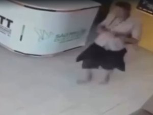Vídeo mostra momento em que homem tenta incendiar SMTT em São Miguel