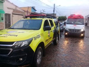 Homem é agredido por facada no pescoço em Arapiraca