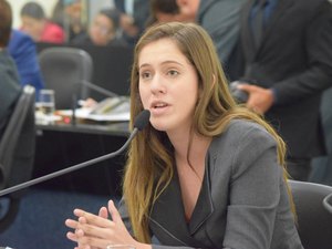 Cibele Moura defende aumento da participação da mulher no processo eleitoral 