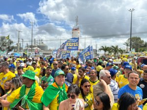 Motociata de Flávio Bolsonaro já reúne centenas de apoiadores em Arapiraca