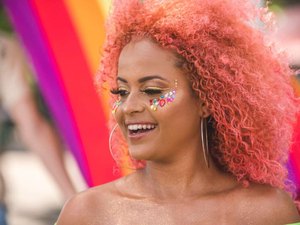 Oftalmologista do HGE orienta foliões no uso de pinturas faciais e glitters 