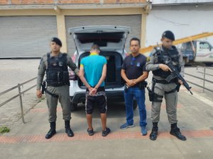 ﻿Mãe escuta gritos e consegue salvar filha de estupro; suspeito tentou fugir, mas foi preso no Sertão de AL