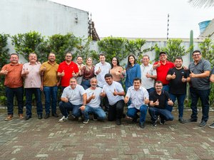 Força na base: Daniel Barbosa recebe apoio de 17 dos 19 vereadores arapiraquenses