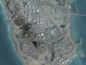 EUA atingem militares em ilha do Irã, centro de exportação de petróleo