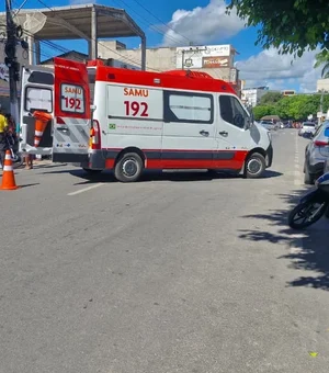 Colisão entre motocicletas deixa duas pessoas feridas no Centro de Arapiraca