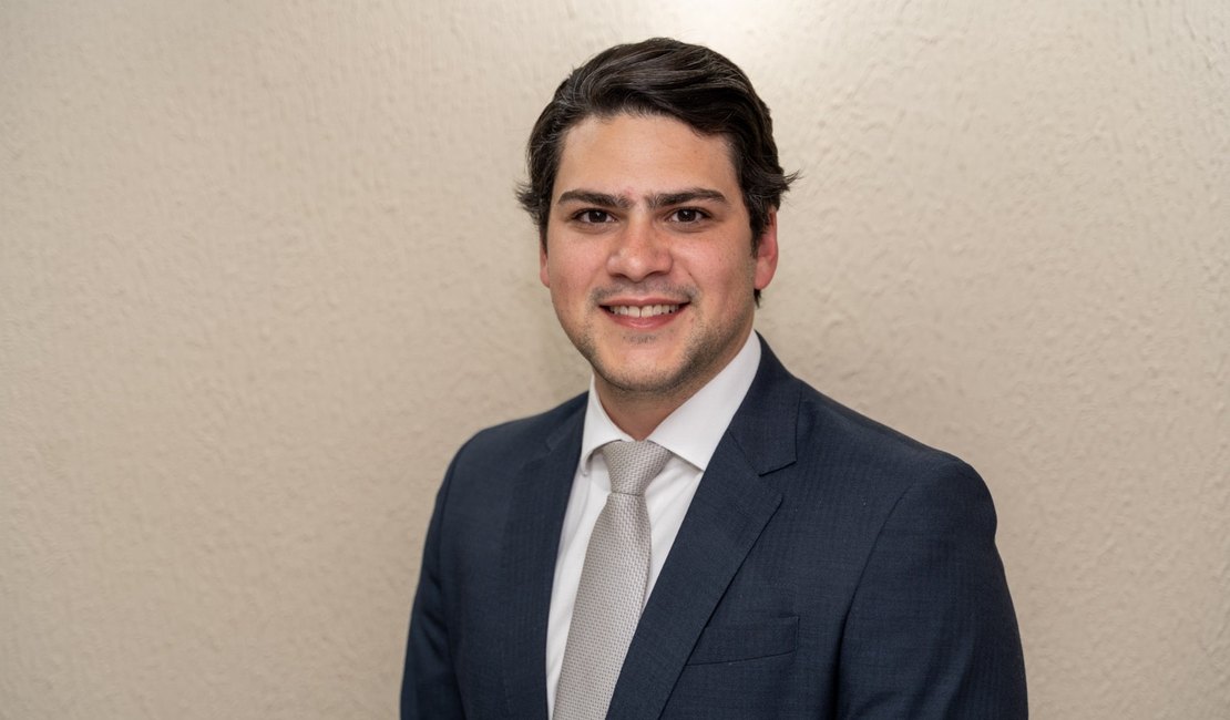 Prefeito Eduardo Bulhões anuncia rateio de mais de R$ 12 mi para todos os servidores da educação