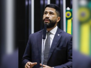 Deputado Fabio Costa vota pela suspensão de aumento do IOF e critica governo Lula