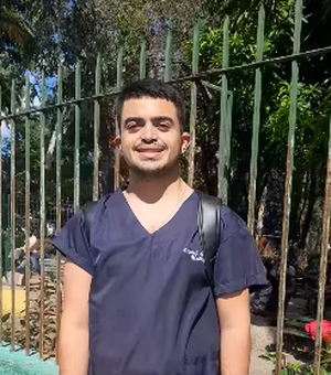 Pai acompanha filho no primeiro dia de estágio em hospital e emociona nas redes