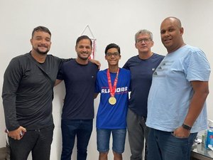 Auxílio Atleta da Prefeitura de Penedo viabiliza participação de estudante em competição nacional e quebra de recorde