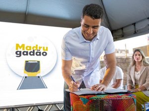 JHC lança programa Madrugadão e entrega novos ônibus para o transporte público