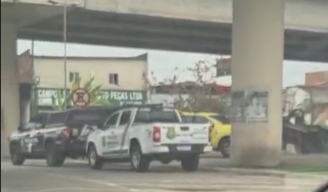 Homem com tornozeleira eletrônica é executado debaixo do viaduto da antiga PRF