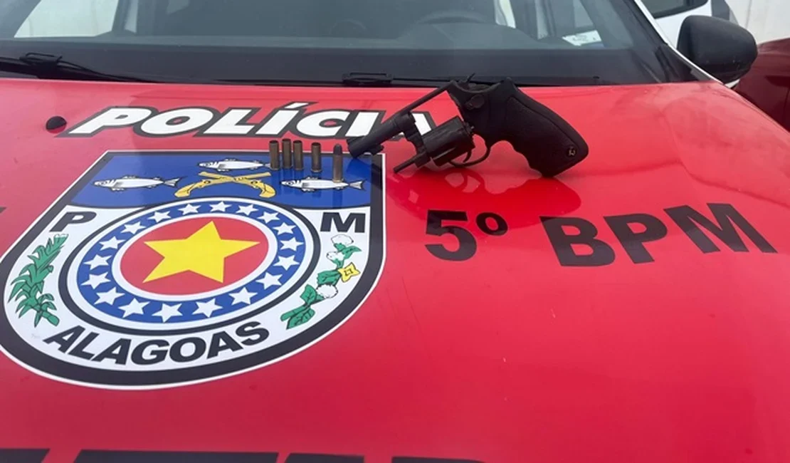 Homem é preso com revólver após denúncia de tiros no Benedito Bentes