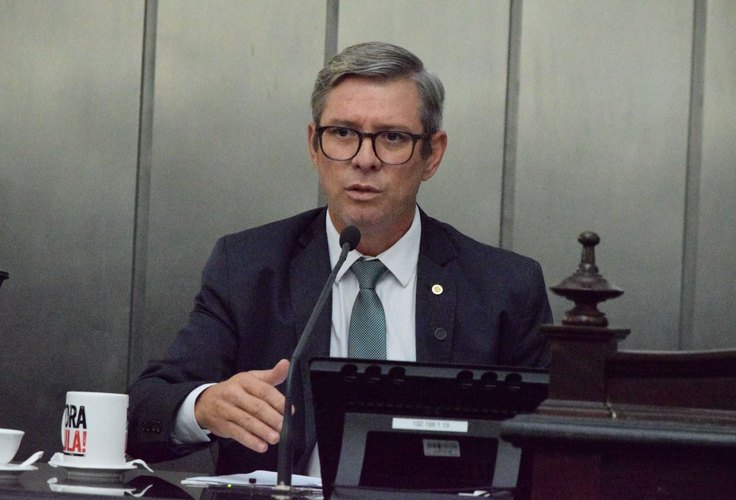 Deputado alagoano comemora captura de Maduro com dança nos EUA