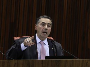 Barroso decide que presas transexuais fiquem em presídios femininos