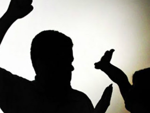 Mulher é esfaqueada pelo ex-marido e suspeito é preso após linchamento no Vergel do Lago