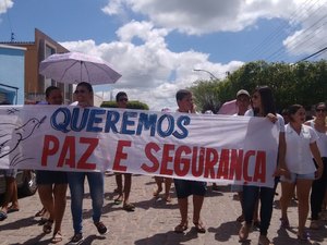 Povo volta a se manifestar contra a falta de segurança no Sertão alagoano