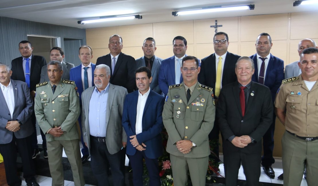 Ex-comandate do 3° BPM, coronel Mário César Nunes recebe título de cidadão honorário de Arapiraca