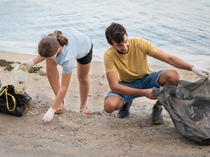 Praia de Japaratinga recebe mutirão de limpeza no sábado (25)