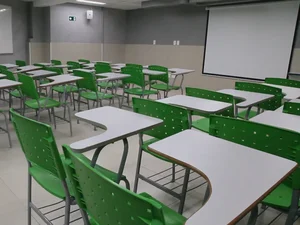 Alunos de Fisioterapia denunciam atraso em estágios obrigatórios em faculdade