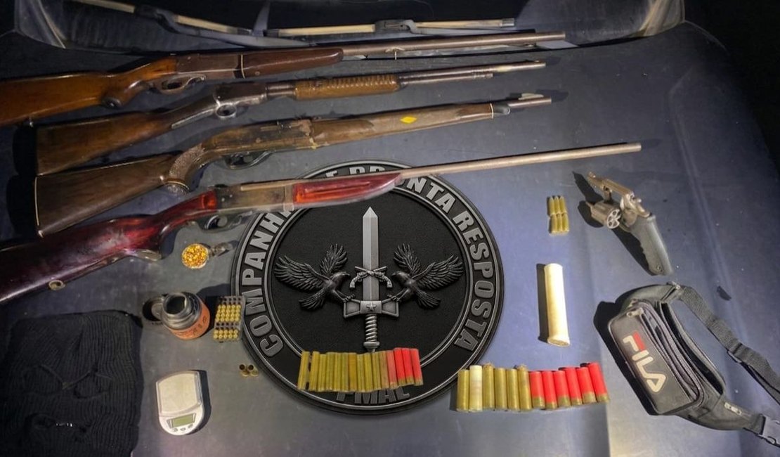Acusado de homicídio é preso com arsenal de espingardas em Japaratinga