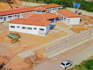 Obras da escola do Arnon de Mello estão com mais de 90% dos serviços executados