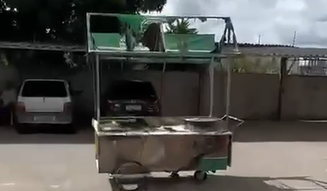 Após perder carrinho em incêndio, vendedor de milho faz vaquinha para recomeçar