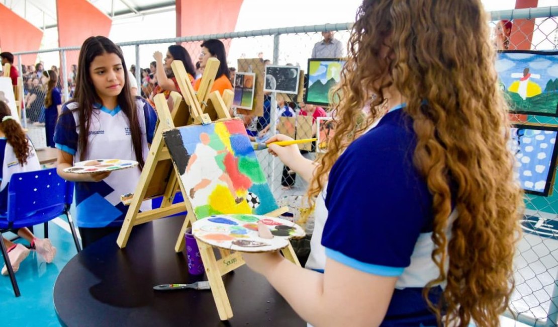 Luciano Barbosa entrega ginásio modernizado e reforça integração entre escola e comunidade