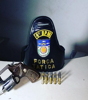 Força Tática prende jovem com arma de fogo e munições no bairro do Farol