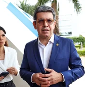 Randolfe Rodrigues afirma que governo deve indicar outro nome para STF