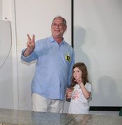 Presidenciável Ciro Gomes vota em Fortaleza 