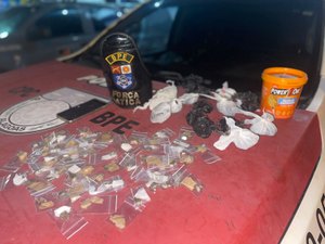 PM apreende 405 gramas de maconha após avó do suspeito informar o local da droga