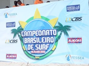 Praia do Francês recebe Campeonato Brasileiro de Surf; evento se estende até terça-feira (15)