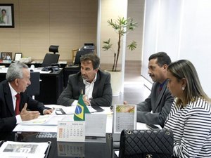 Marlan Ferreira apresenta projeto para a construção de adutora