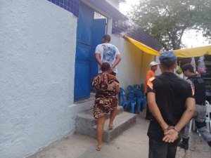 'Aviãozinho' é apreendido com R$ 3 mil no Benedito Bentes