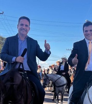 Fé, emoção e história: Paulo Dantas é o 1º governador a cavalgar durante festa da padroeira de Arapiraca