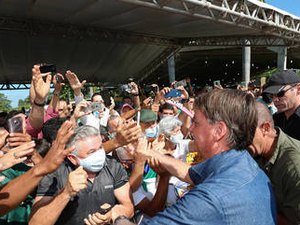 Governo do Maranhão autua Bolsonaro por não usar máscara