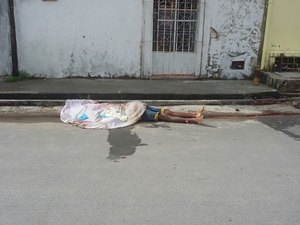 Homem é morto a tiros na porta de casa no Cleto Marques Luz