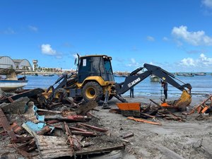 Segurança Cidadã remove estruturas irregulares no Centro Pesqueiro do Jaraguá
