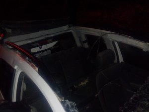 Pároco fica ferido após colidir com seu veículo em animal solto na pista