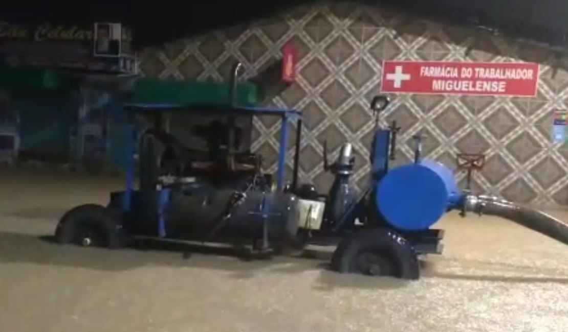 [Vídeo] Motor instalado em São Miguel não consegue bombear água da chuva