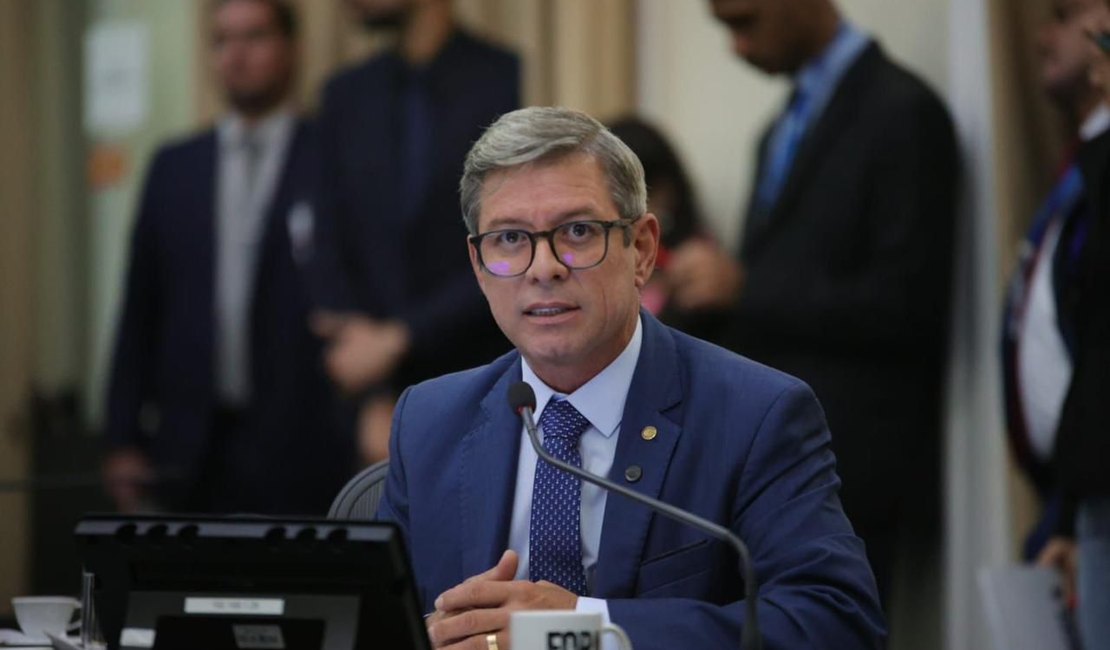 Cabo Bebeto leva à ALE discussão sobre segurança na criação de cães de grande porte